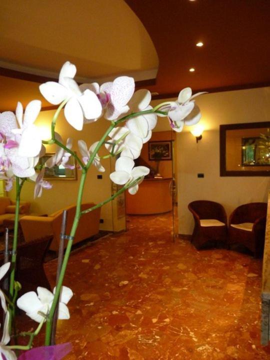 Hotel Gambrinus リド・ディ・イエゾロ エクステリア 写真