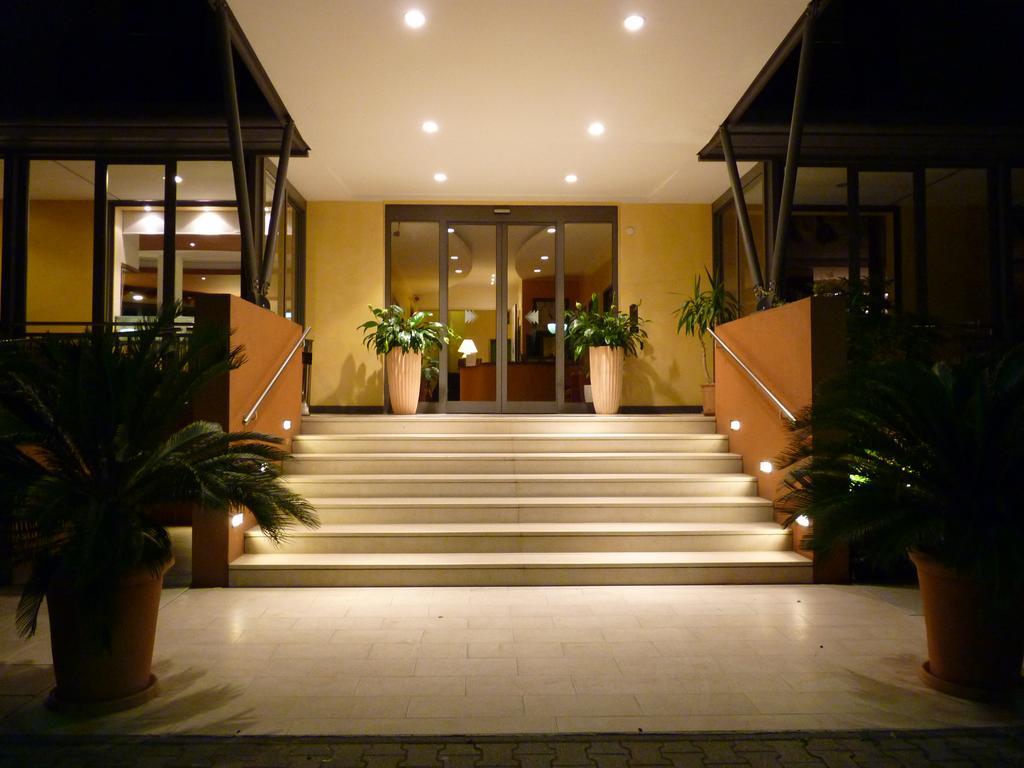 Hotel Gambrinus リド・ディ・イエゾロ エクステリア 写真