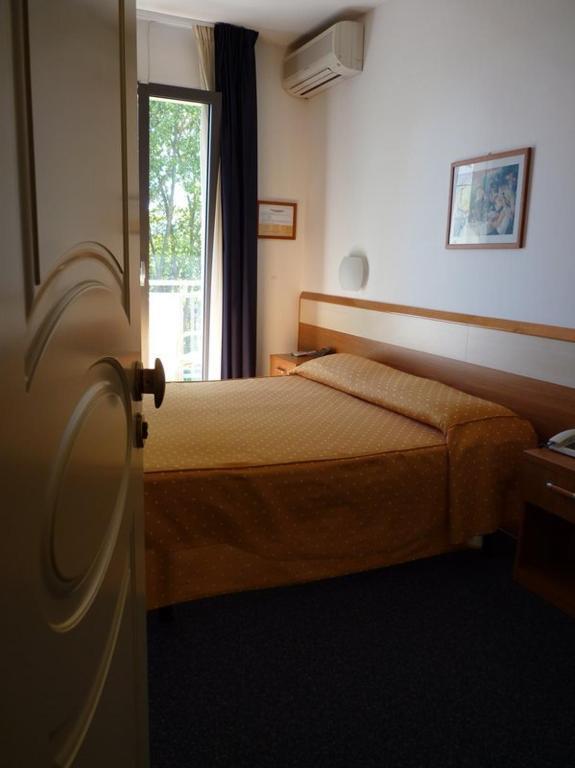 Hotel Gambrinus リド・ディ・イエゾロ エクステリア 写真